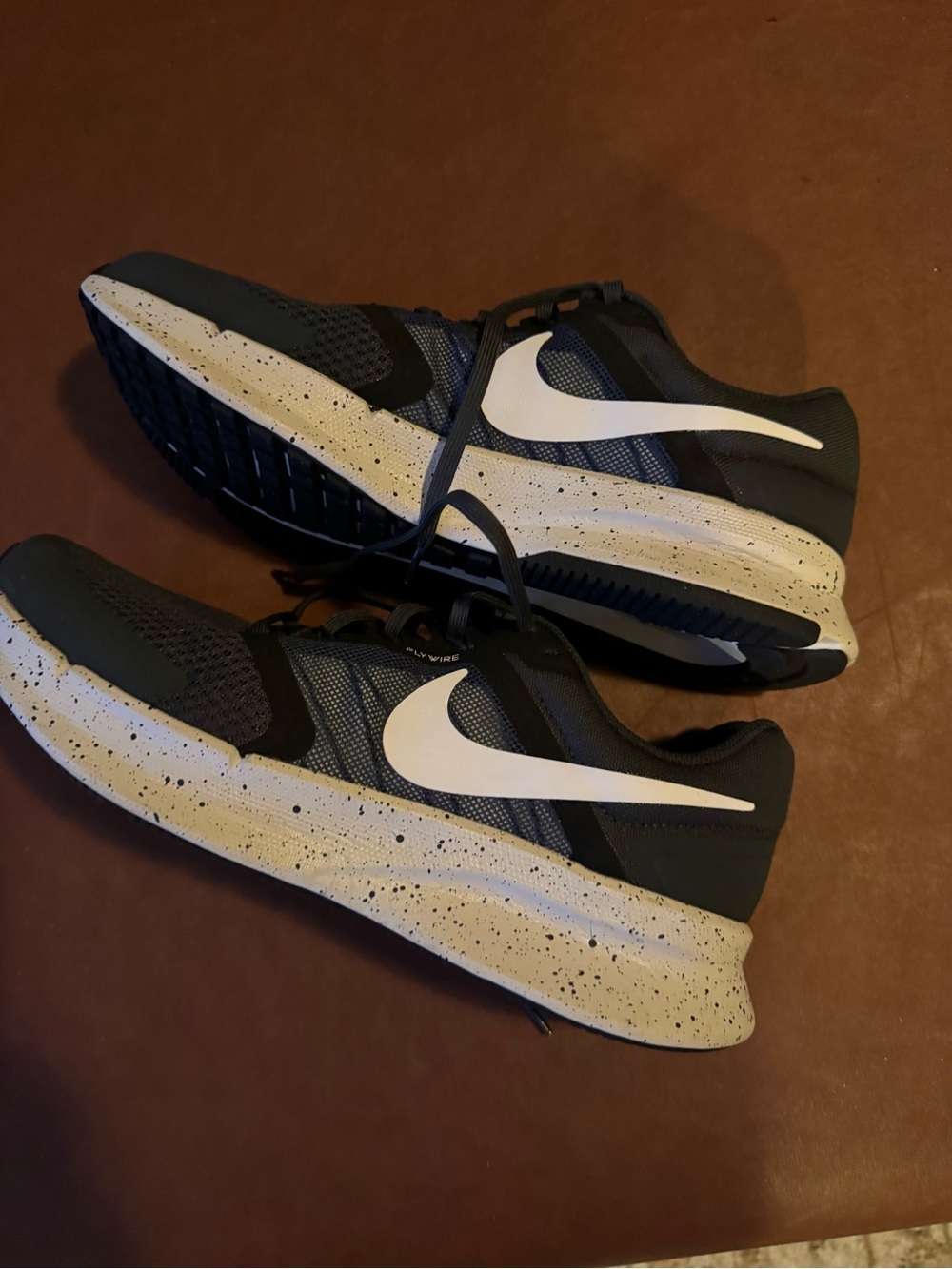 Mens Nike sneakers 9.5